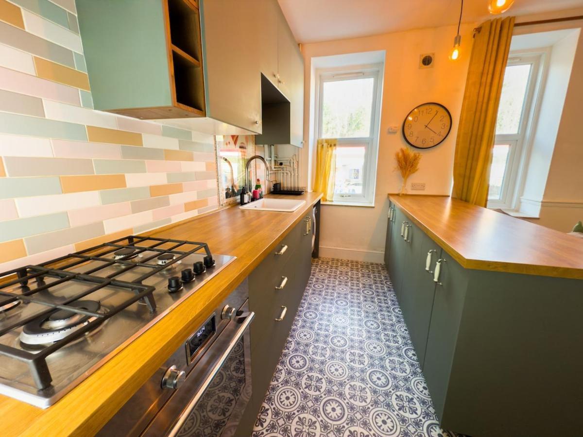 Dom wakacyjny Stylish 1 Bedroom By Altoluxoexperience Short Lets & Serviced With Free Wifi & Parking