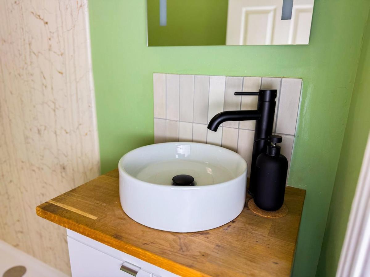 Stylish 1 Bedroom By Altoluxoexperience Short Lets & Serviced With Free Wifi & Parking Dom wakacyjny Bristol