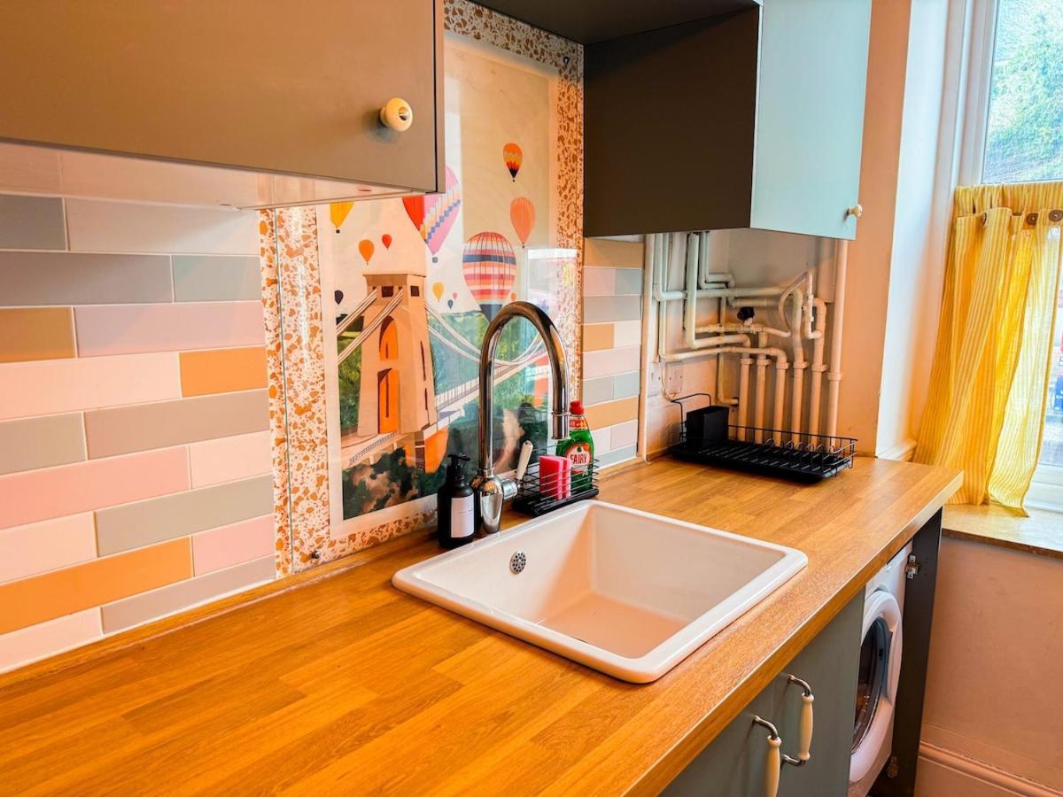 Dom wakacyjny Stylish 1 Bedroom By Altoluxoexperience Short Lets & Serviced With Free Wifi & Parking